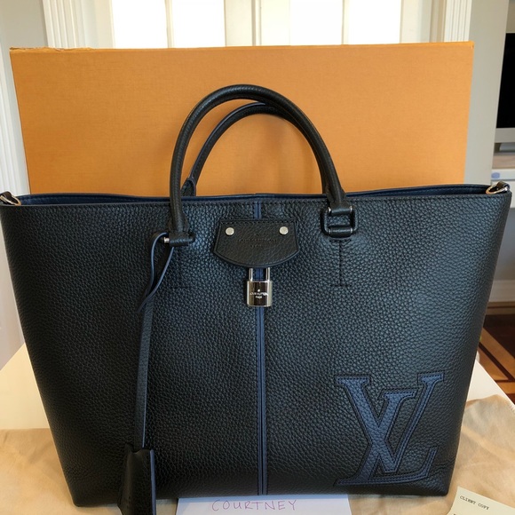 Authentic Louis Vuitton Pernelle Tote Noir - Picture 2 of 8